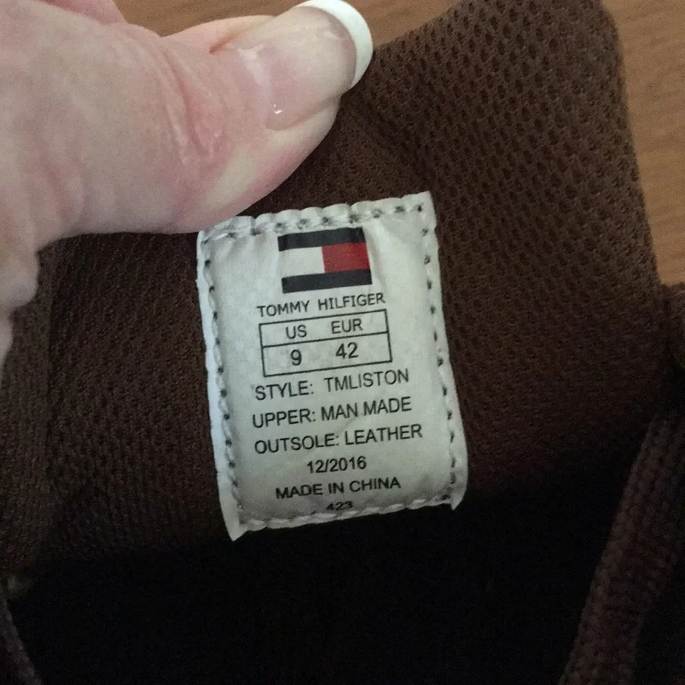 Tommy Hilfiger Leather Sneakers - Picture 6 of 6